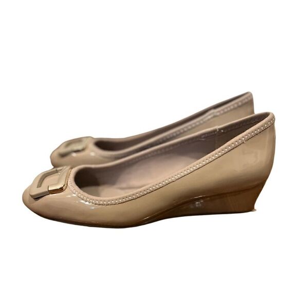 Bandolino patent leather taupe wedge size 5.5 - Picture 5 of 8